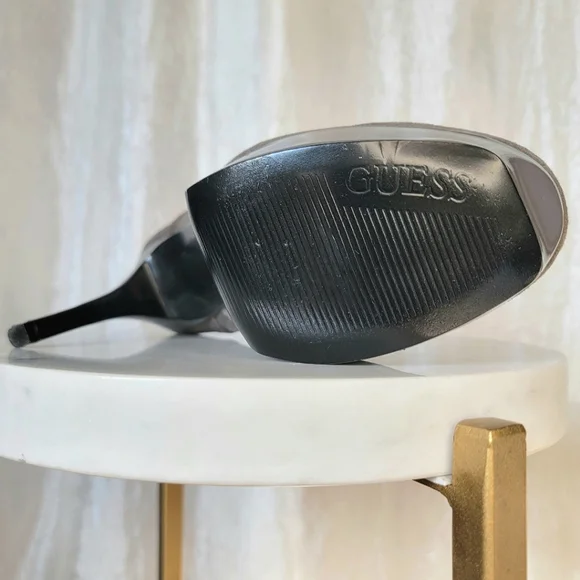 Guess Brand Women's Platform Pumps Round Toe High Heeled Shoes - Taupe - Size 8M - Picture 13 of 16